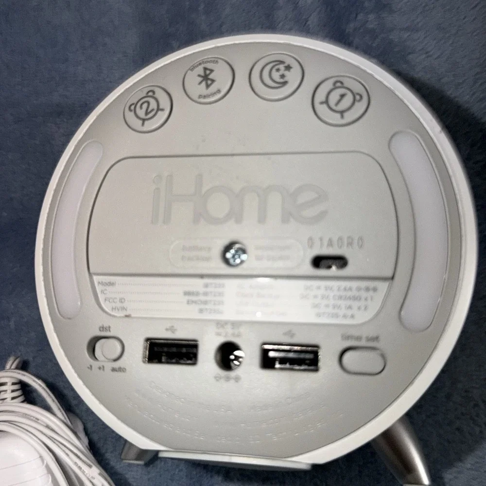 iHome Bluetooth Alarm Clock with Dual USB Charging and Nightlight (White)‎ WORKS
